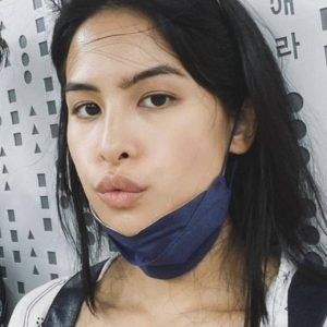 Maudy Ayunda Tampil dengan Rambut Berantakan namun Tetap Glowing Tanpa Makeup Saat Berkunjung ke Korea Selatan