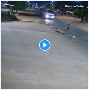 (Completo Sem censura) Assistir Vídeo menina se jogando na frente de caminhão Vídeo Portal Zacarias