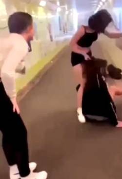 Watch : Full Video Ellie Cooper Getting Jump Videos Viral on Twitter